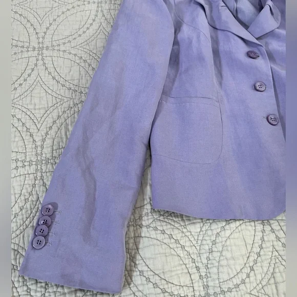 Armani Collezioni Purple Blazer. Ruffle collar, pockets, button down. - Picture 6 of 8